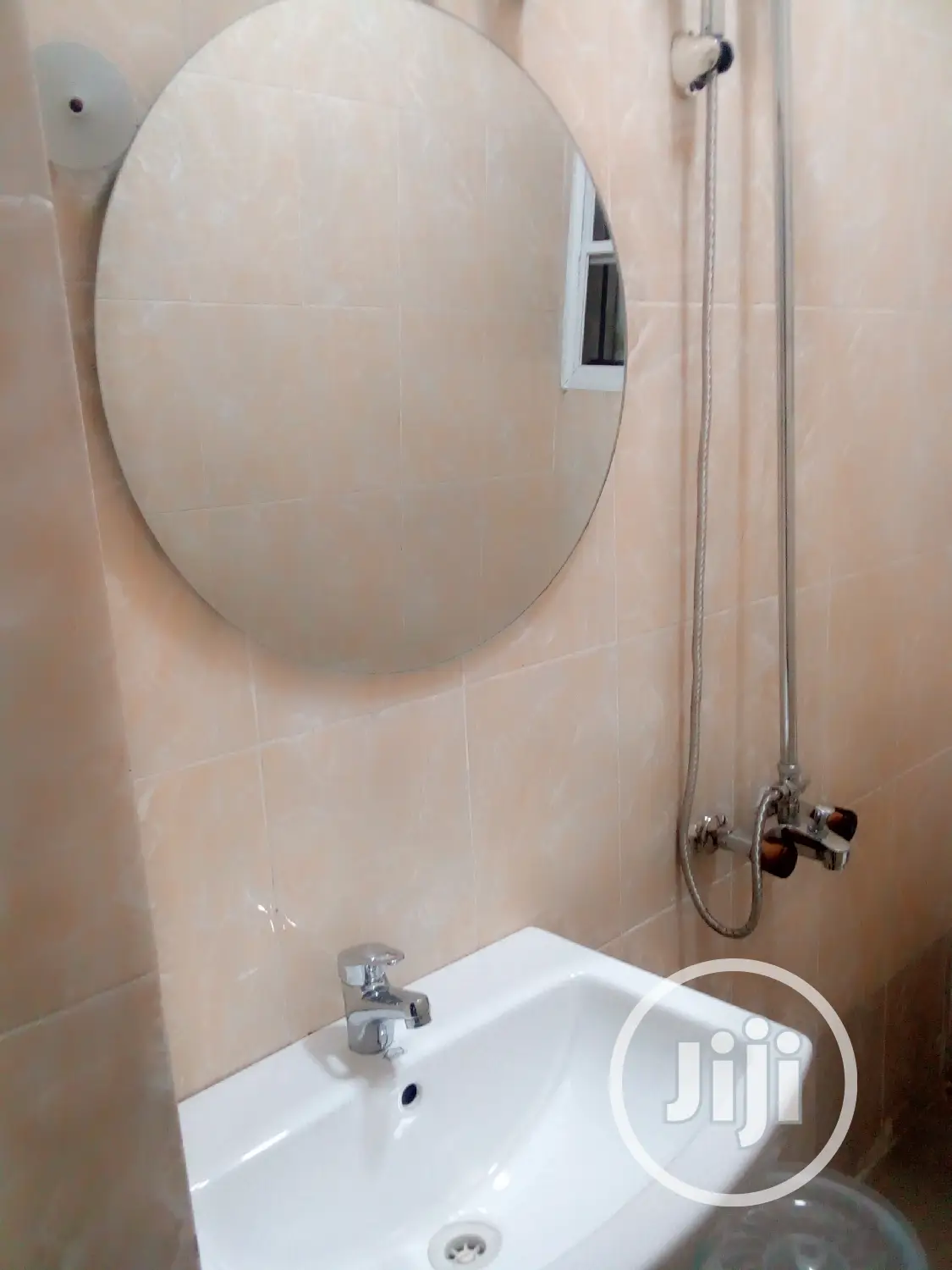 Round Mirror