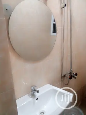Round Mirror