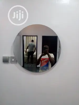 Round Mirror