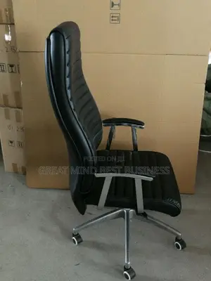 Swivel Boss Office Chair