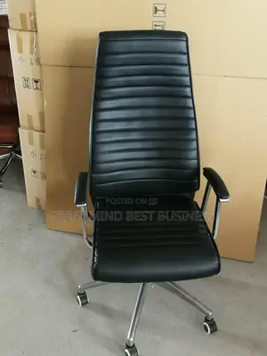 Italian Boss Swivel Office Chair