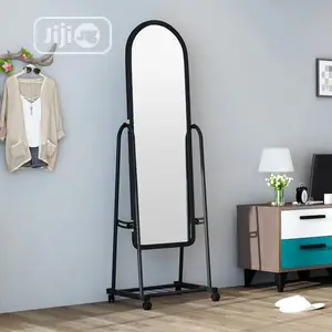 Dessing Mirror