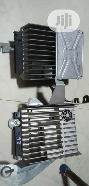 Mercedes Benz Amplifiers