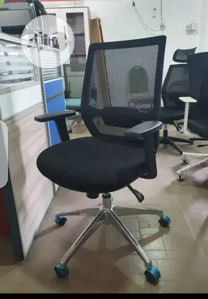 Strong Black Mesh Swivel Chair