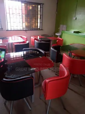 High Quality Dining Table and 4 Chairs