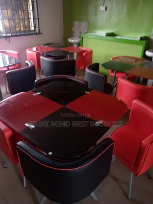 High Quality Dining Table With 4 Chairs