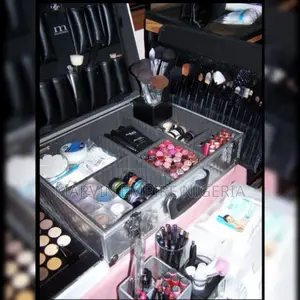 Professional Make Up Artist