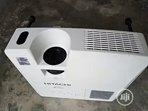 Daylight Hitachi Projectors With Large Image