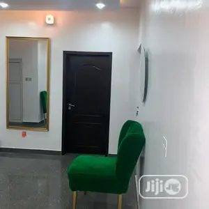 Round Mirror
