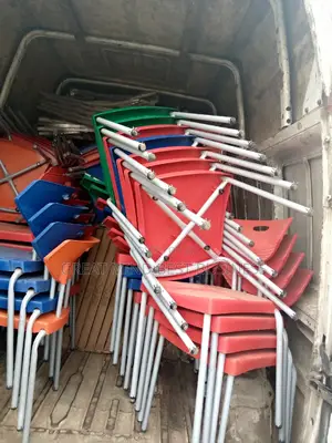 High Quality New Design Iron Leg Plastic Chairs