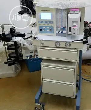 Aneasthic Machine With Monitor