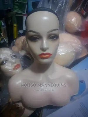 Mannequin Head With Shoulder for Wig/Jewelry Display