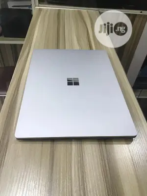 Laptop Microsoft Surface Laptop 8GB Intel Core i5 SSD 256GB