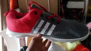 Jugging Adidas Canvas