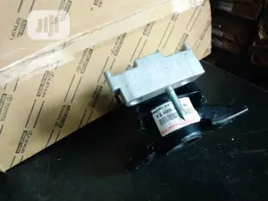 Upper Engine Mounting Toyota Rav4 2012