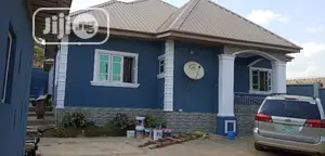 House Paintin An Wall Design