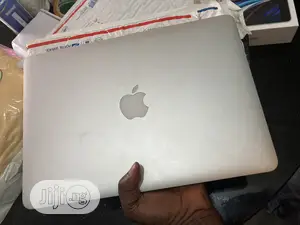 Laptop Apple MacBook Pro 8GB Intel Core I5 SSD 256GB