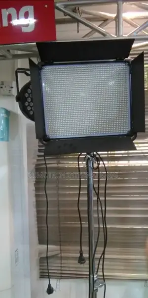 D - 1500 (120w) Video Lighting + Stand