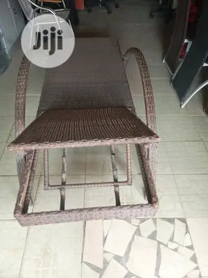 Swimming Pool Side Relaxation Bed