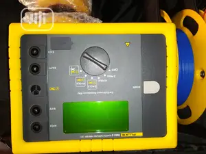Fluke 1623-2 Digital Earth Resistance Tester