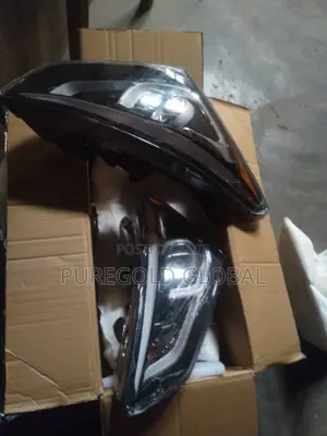 Headlamp for Hyundai Santafe 2014 Model