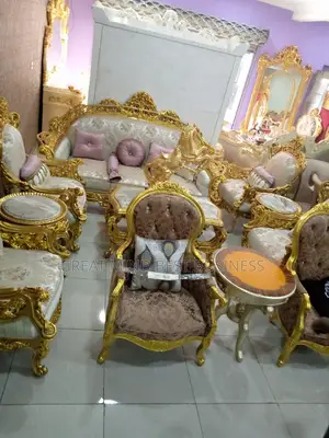 High Quality Royal Chairs