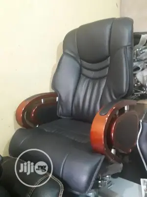 Quality Executive Leather Office Chair.