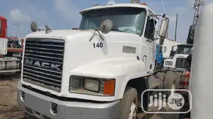 Tokunbo CH MACK Ten Tyres Head Truck With Spring Suspension