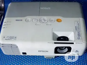 Epson Projector Powerlite 915w