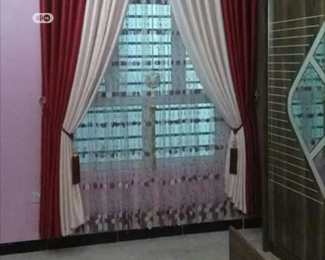 Simple Curtain
