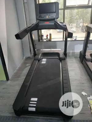 Commercial 7hp Treadmill (Black)