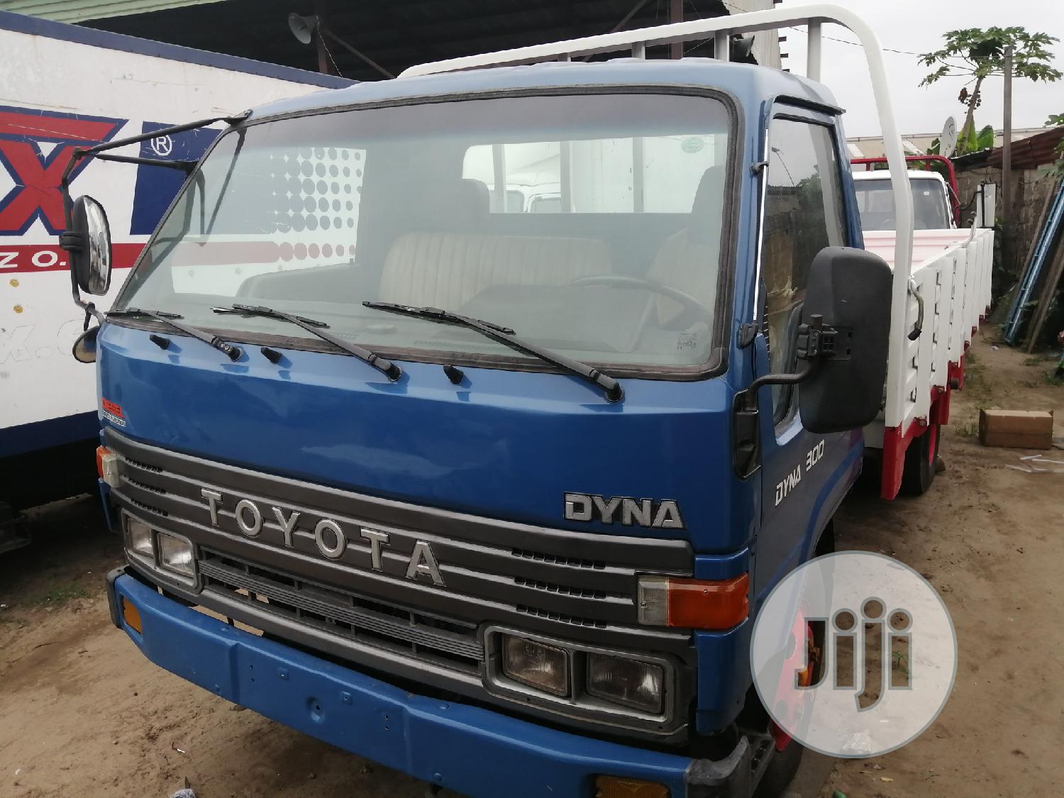 Toyota dyna 200