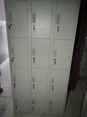By 12 Metal Workers Lockers