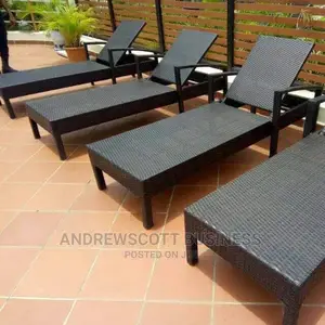Relaxing Pool Bed