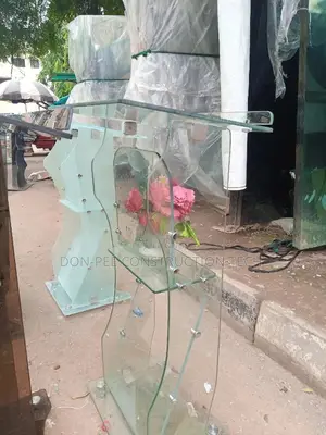 Frameless Glass Pulpit