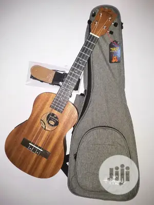 Hallmark-Uk Concert Ukulele