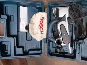 Planner Machine Bosch Gho 26-82