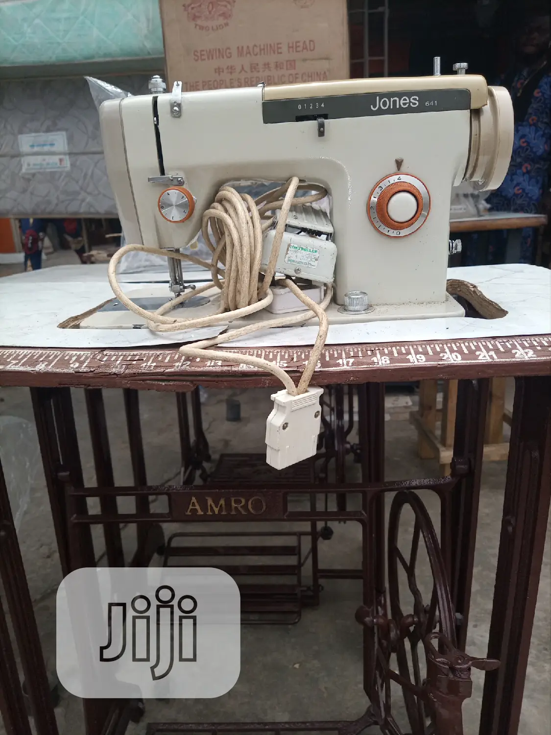 Multipurpose Zigzag Sewing Machine