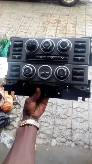 A.C Control Switch Range Rover Vogue 2006