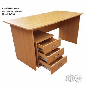 5 Feet Office Table With Mobile Pedestal