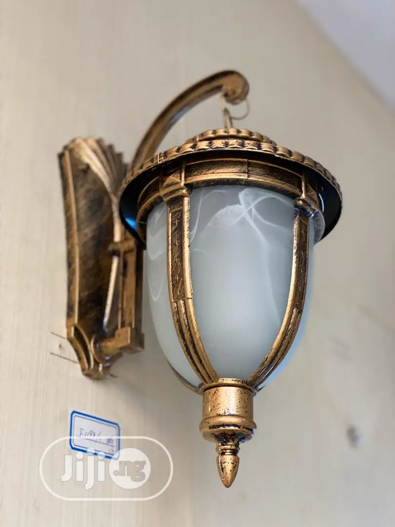 Bronze Outdoor Pillar Light