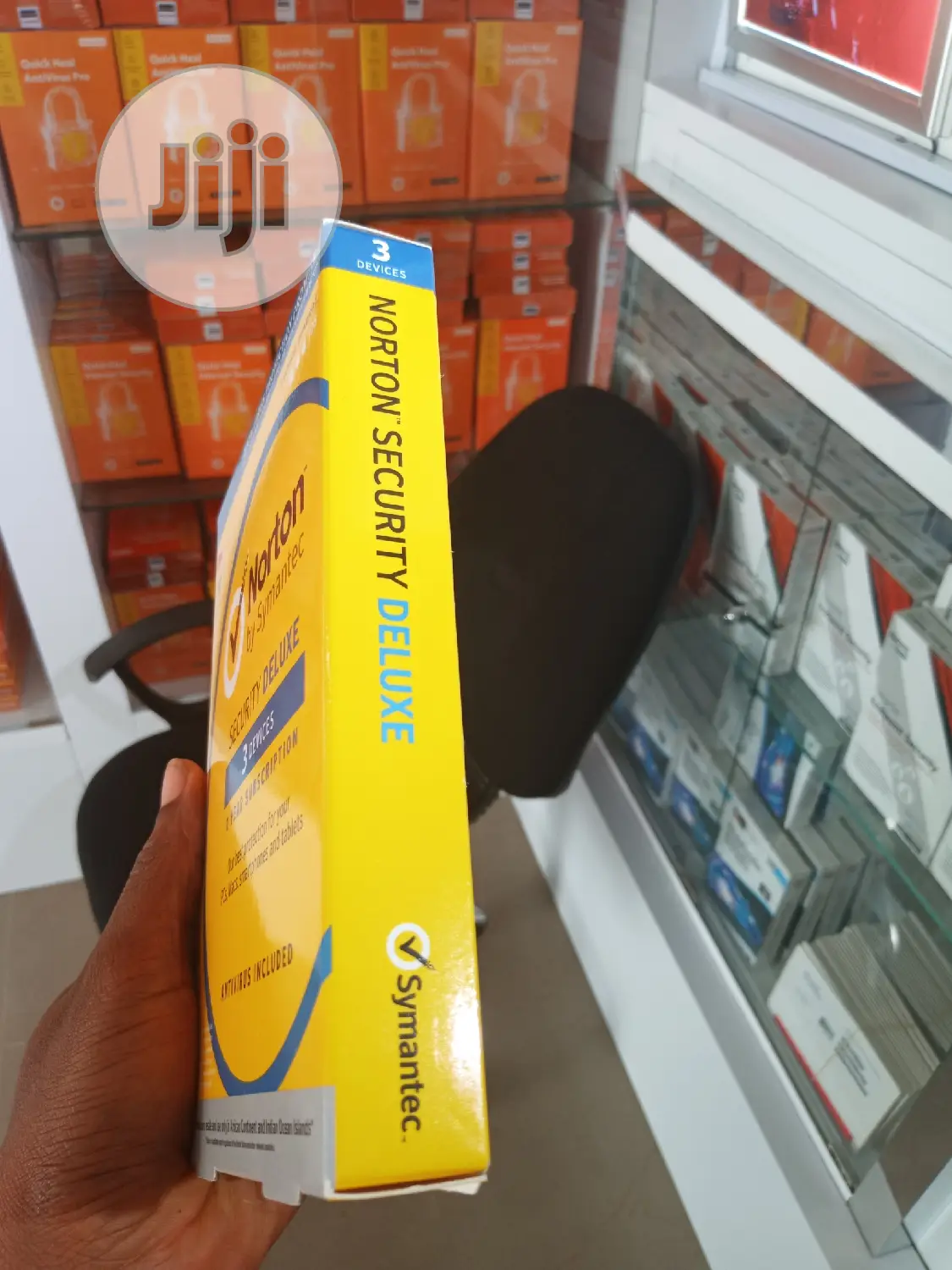 Norton Security Deluxe - 3 Devices
