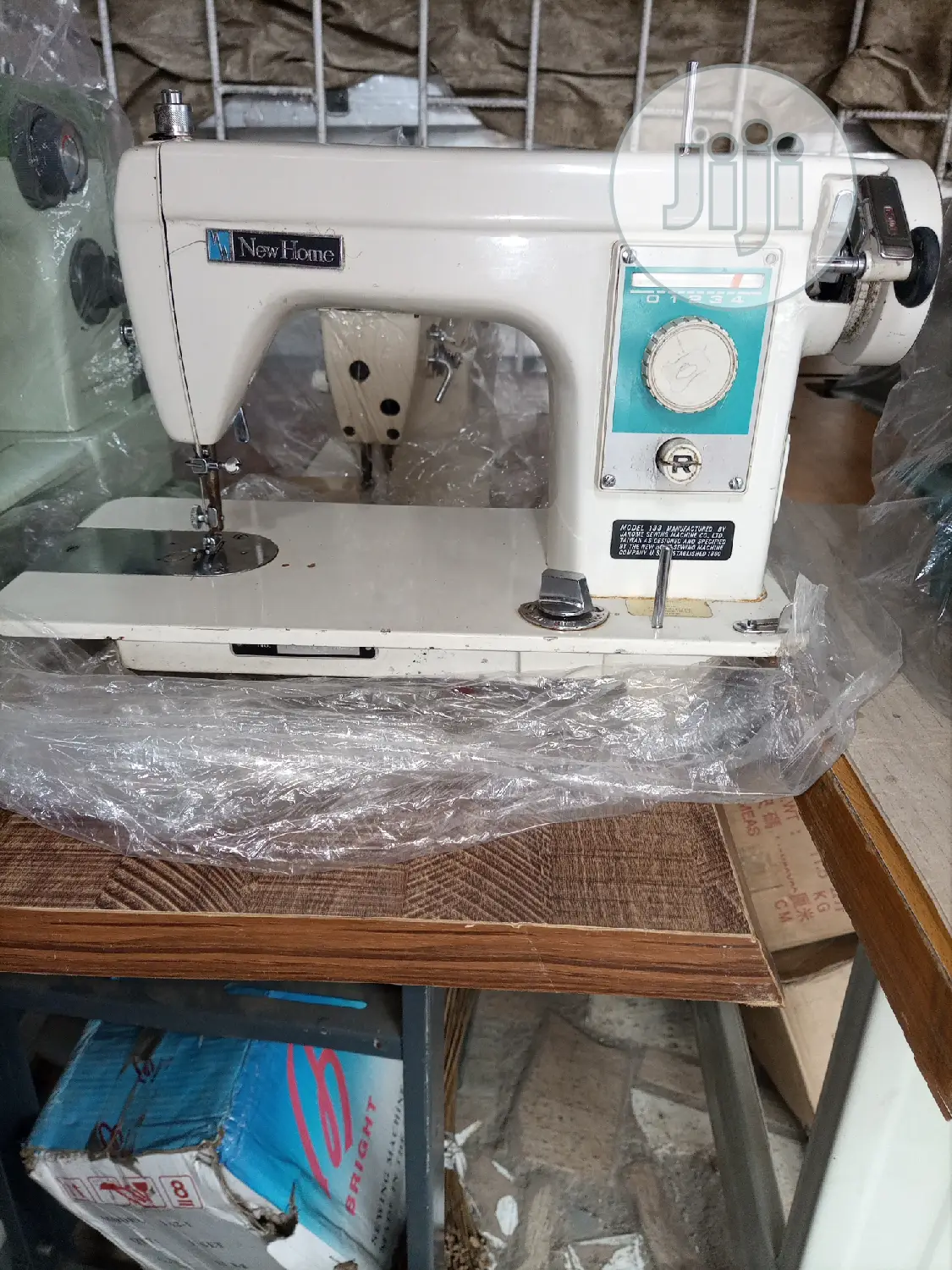 Multiple Purpose Zigzag Sewing Machine