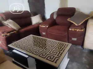 7 Sitters Venza Sofas