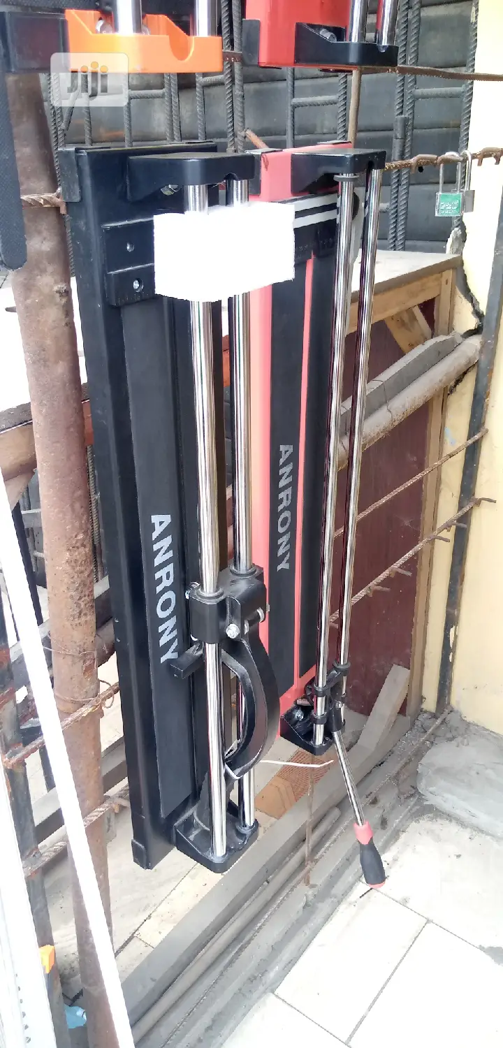 Tiles Cutting Machine