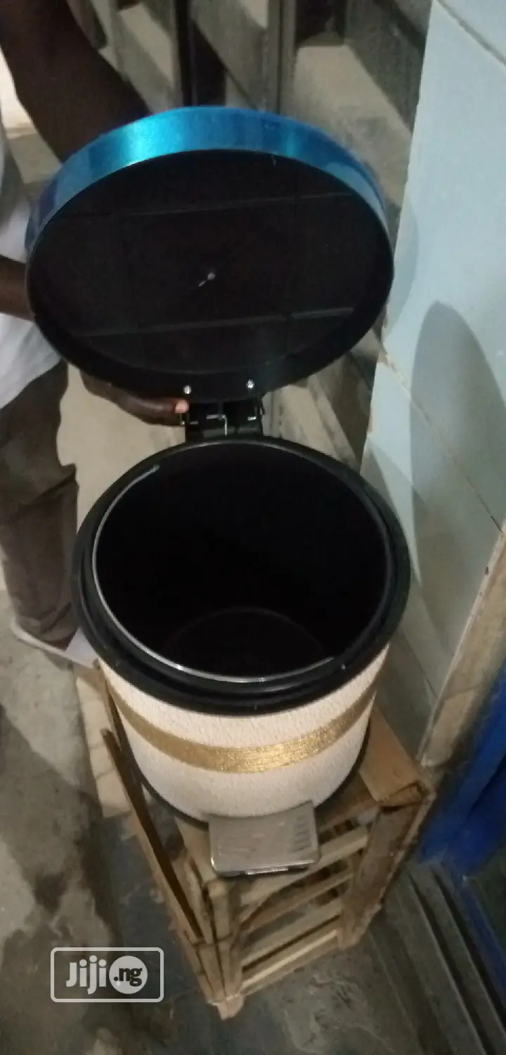 Waste Bucket