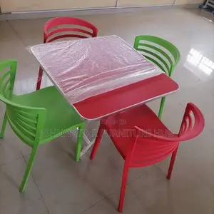 Restaurant 4 Chairs With Tables