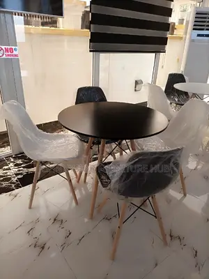 Restaurant 4 Chairs With Tables