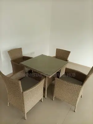 Basket Lathan Outdoor Chairs and Table