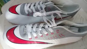 Nike Size 42 Boot